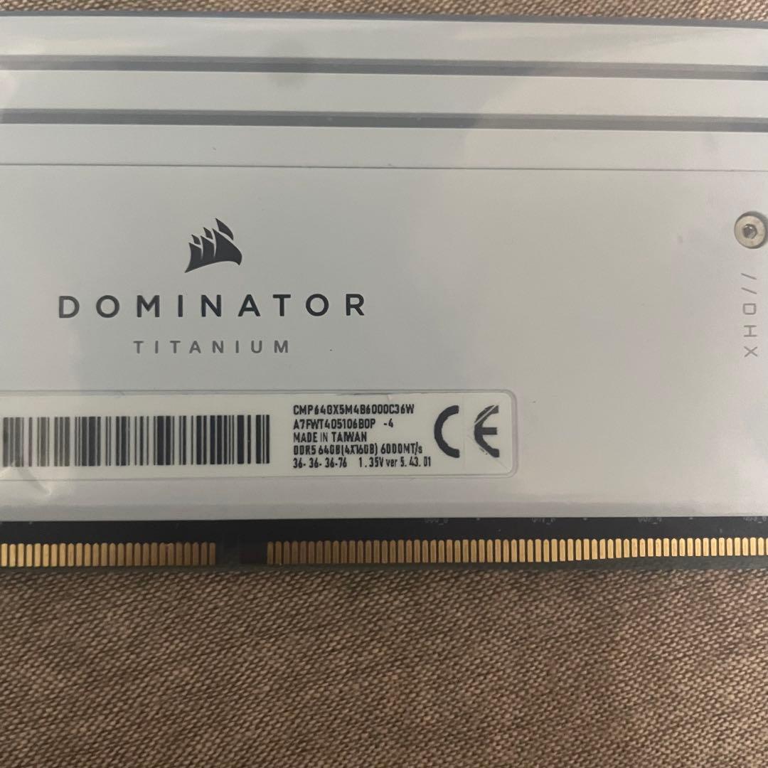 メモリー Dominator Titanium 16GB DDR5 6000MHz