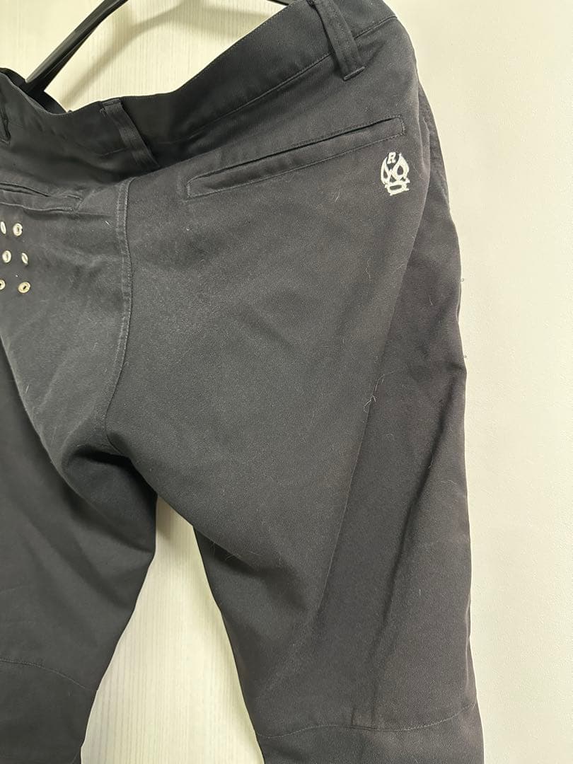 Russeluno 黒 ロゴ入り スリムフィットパンツ