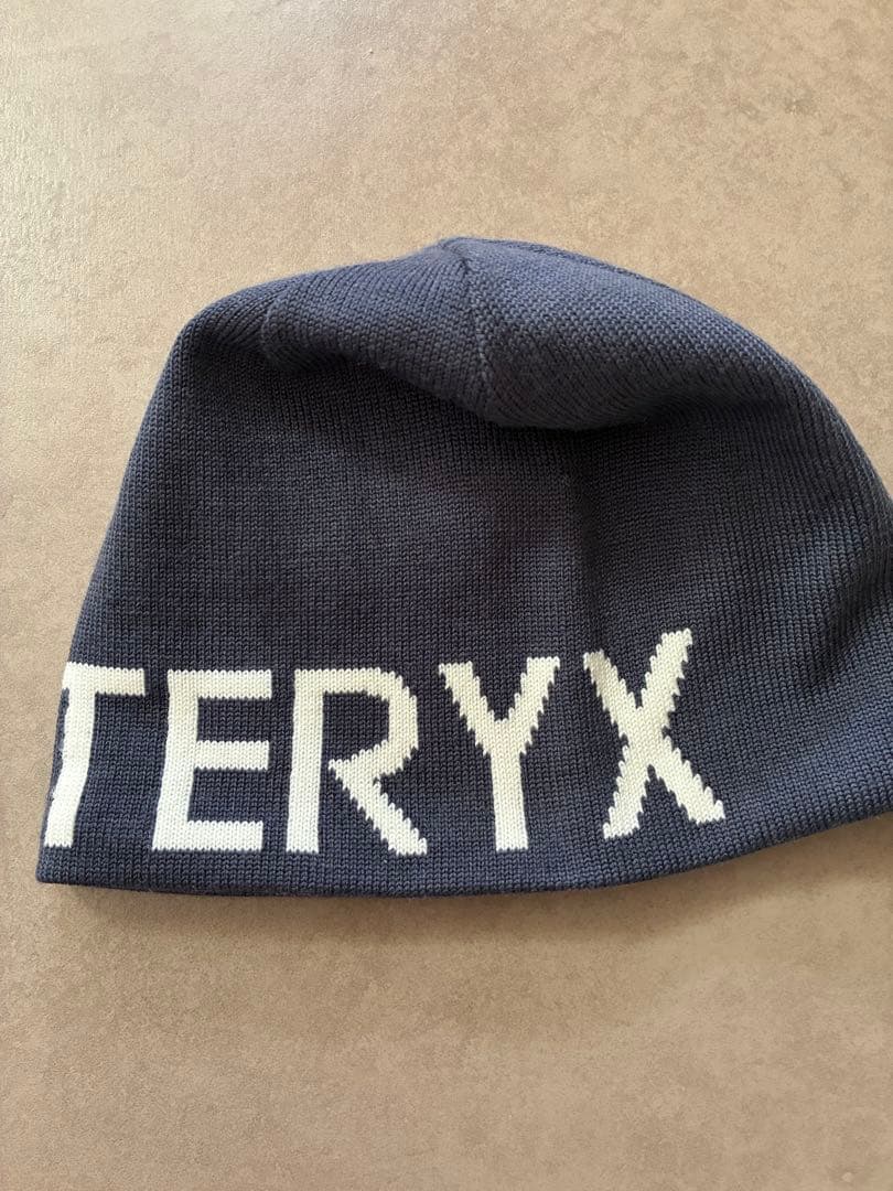 ARC'TERYX ダークグレー ニット帽