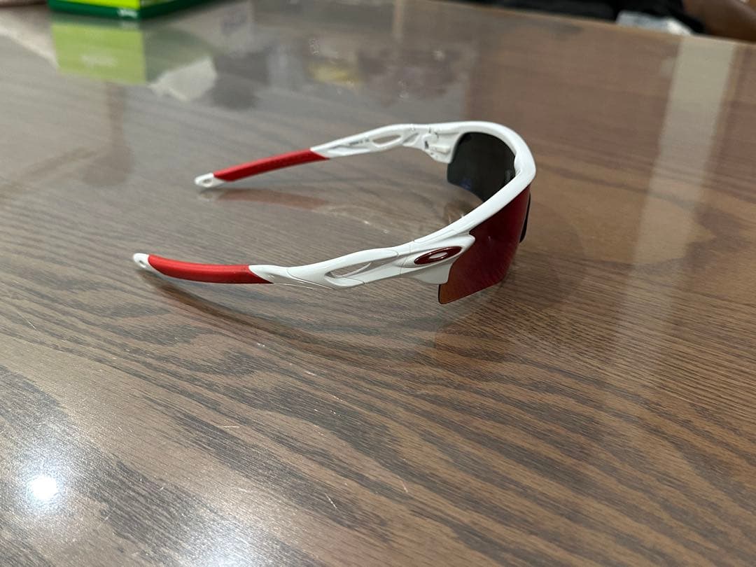 Oakley スポーツサングラス ホワイト/レッド ケース付き