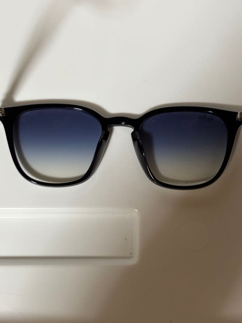 ★ほぼ未使用★RB4258-F 601/19 ★啓之輔さん着用★RayBan★