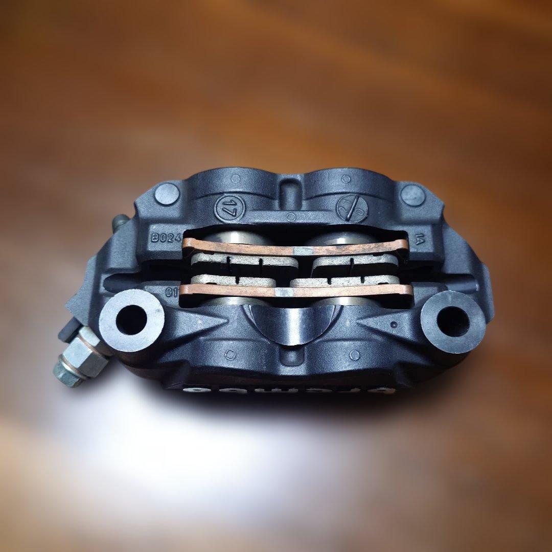 【専用】ブレンボリアキャリパー　84mm ブレンボキャリパー 108mm セット