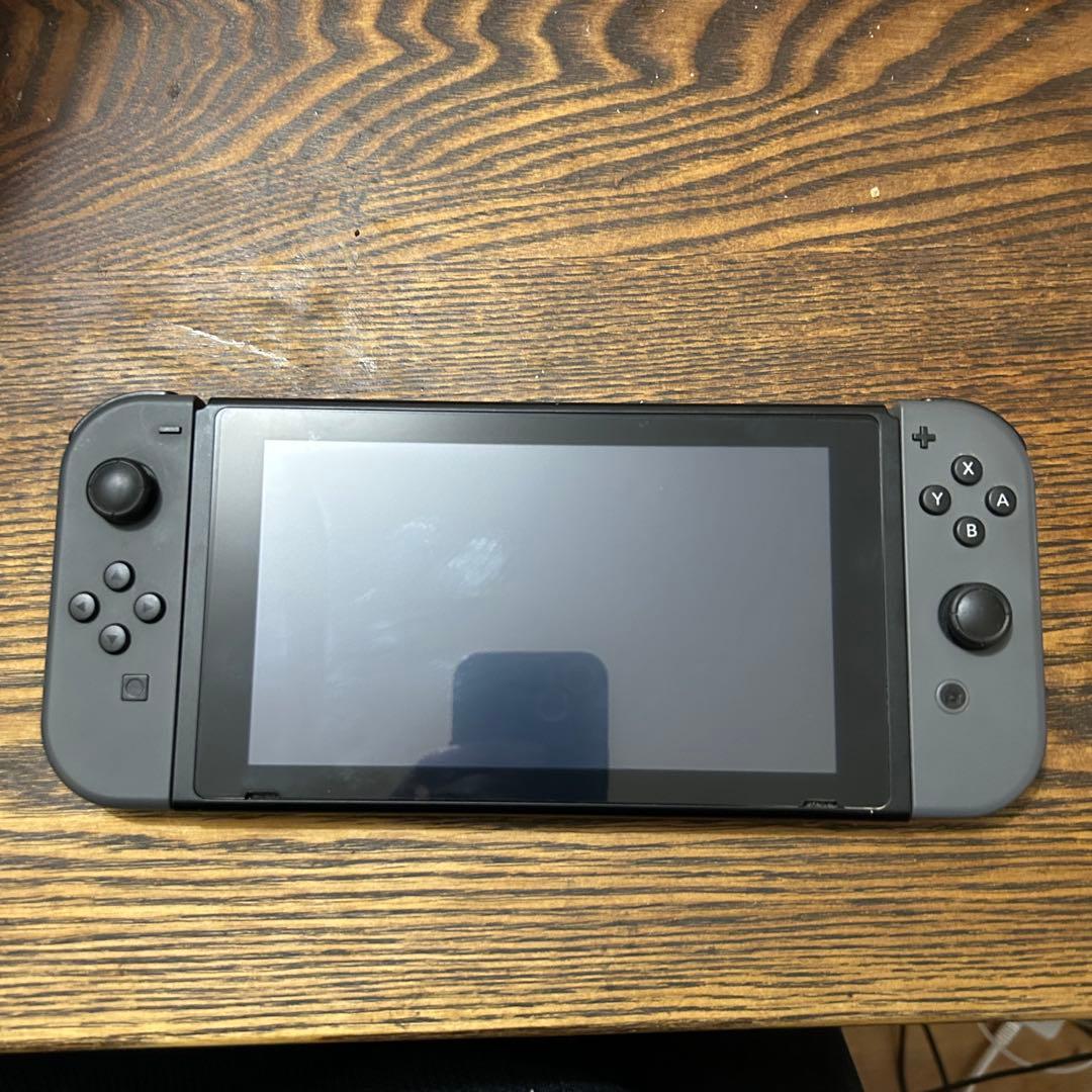 美品　Nintendo Switch 本体　付属品完備　グレー　　使用少ない