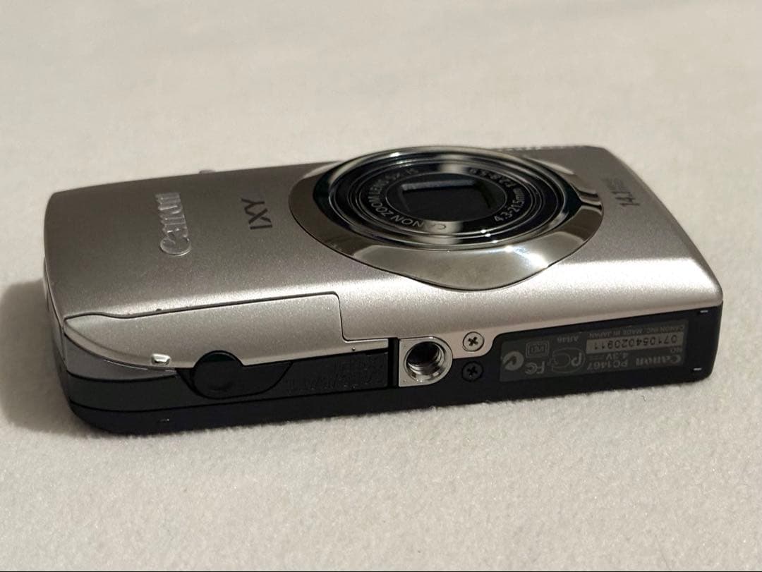 Canon IXY 10S シルバー デジタルカメラ 充電器 バッテリー