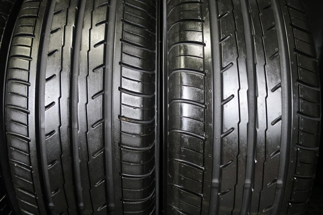 イボ付き 23~24年製 215/60R16 ヨコハマ ブルーアース ES32