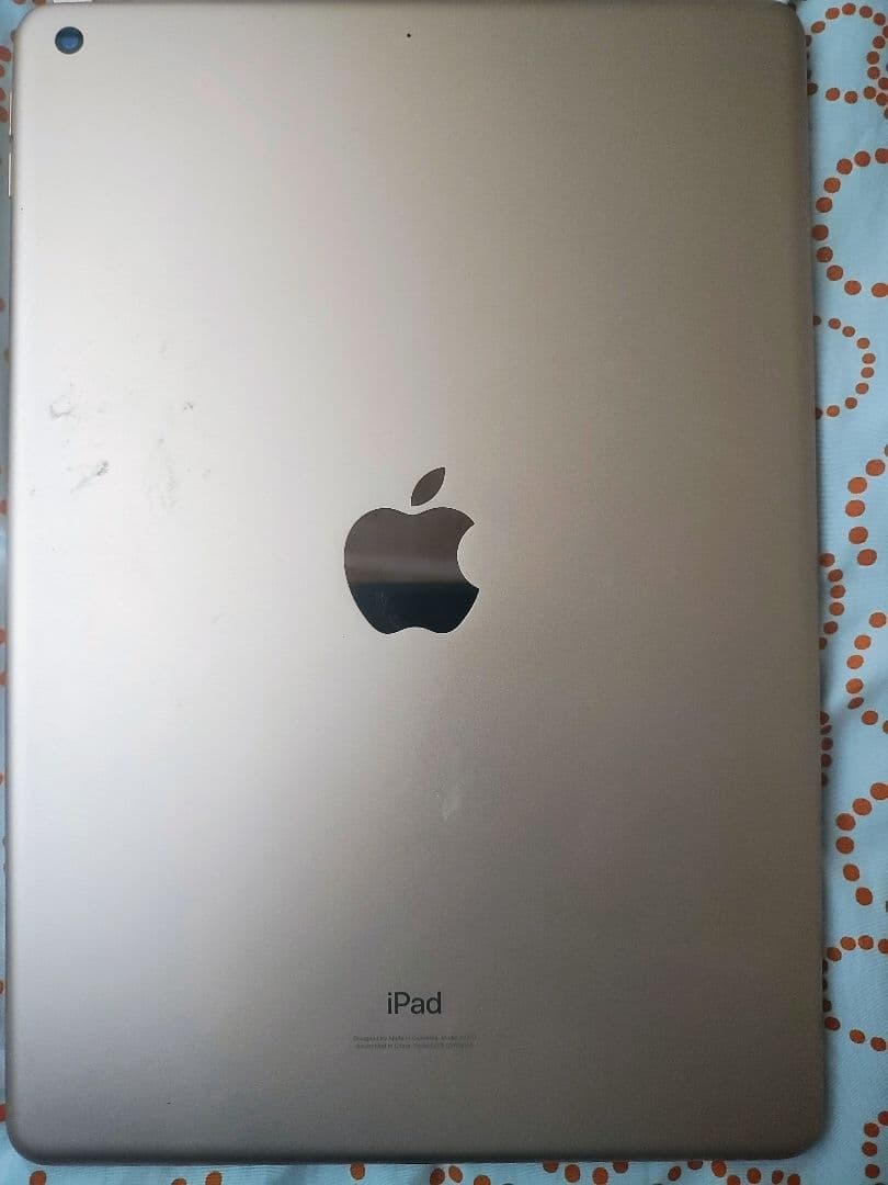 Apple iPad ゴールド ipad8世代本体