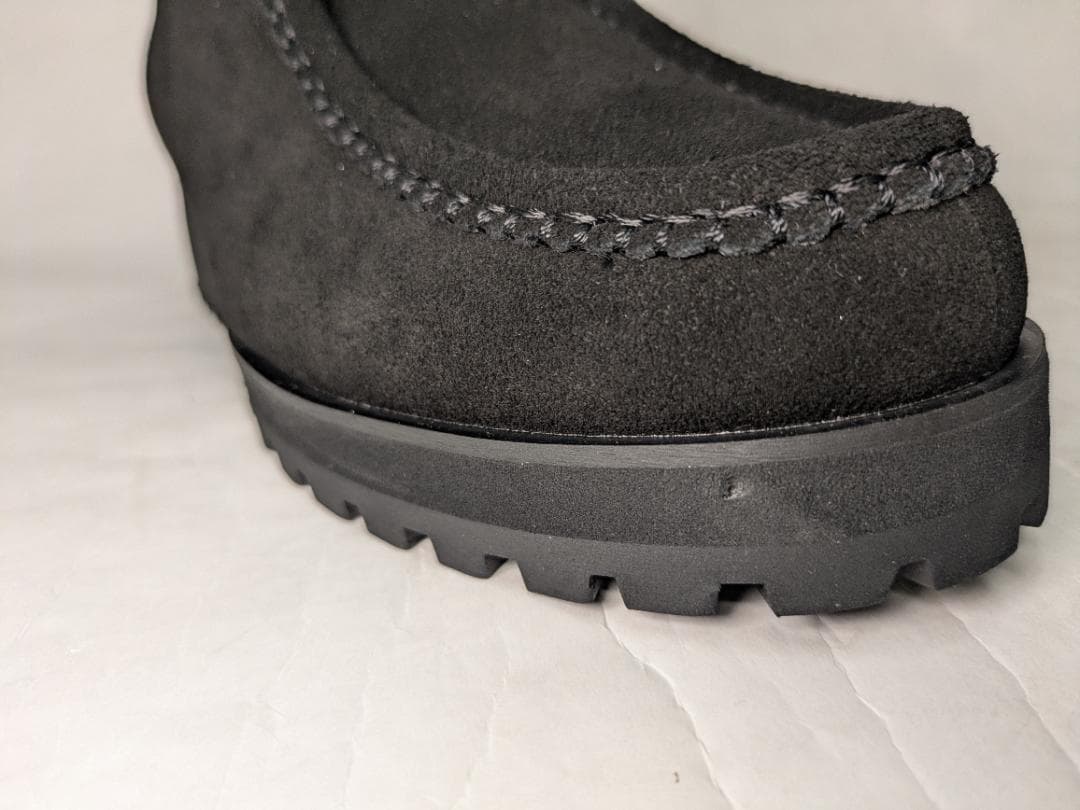 靴 SHIUN BLACK SUEDE MOCCASIN XS