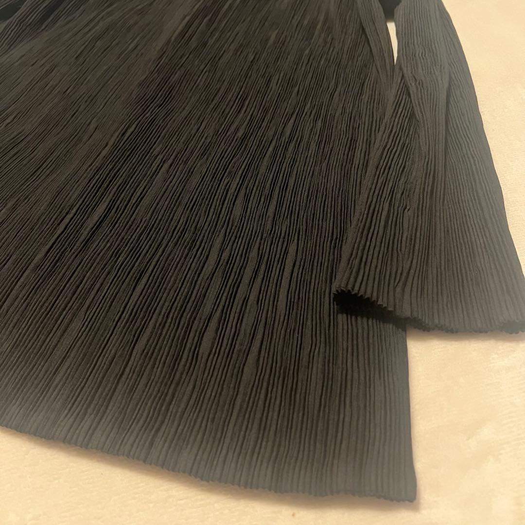 北*ン様 【美品】ISSEY MIYAKE プリーツ加工 中綿 ジャケット ショ
