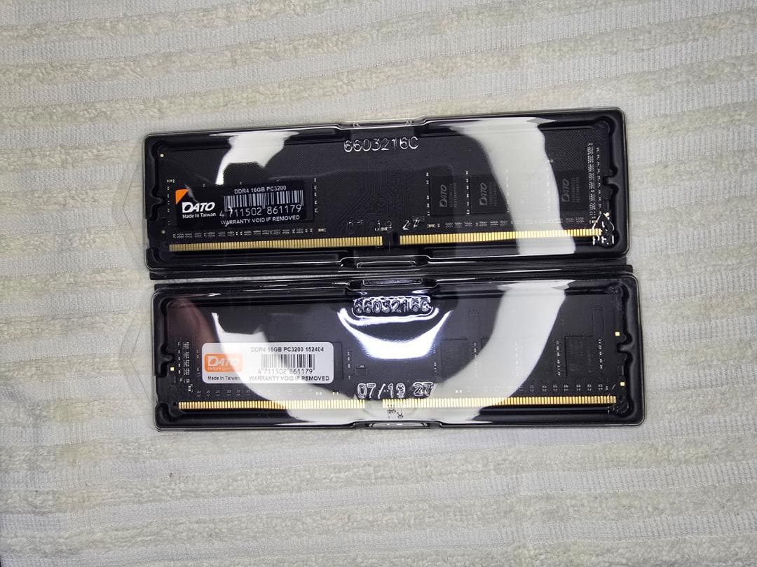 DATO DDR4 16GB×2 PC3200 メモリ 通電確認済み