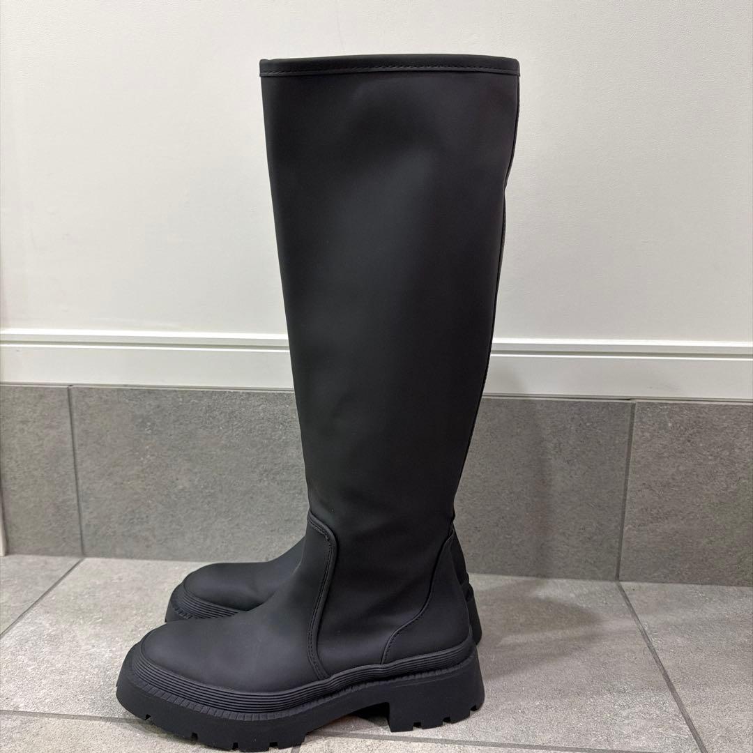 ZARA ラバーフラットロングブーツ 39