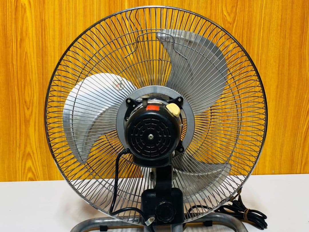 グレーの卓上扇風機 アルミフロア扇 45cm 扇風機