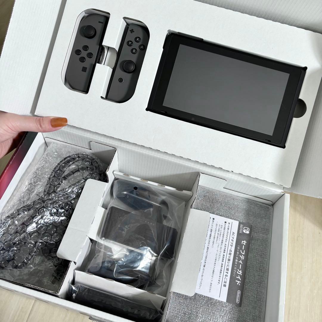 【美品完品】Nintendo Switch 本体 グレー 付属品全て有り+おまけ