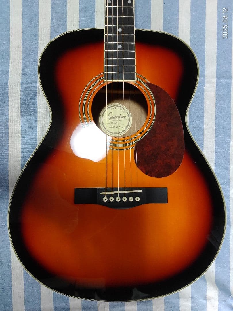島村楽器のOOOサイズのアコースティックギターLUMBER LF3VS美品です。