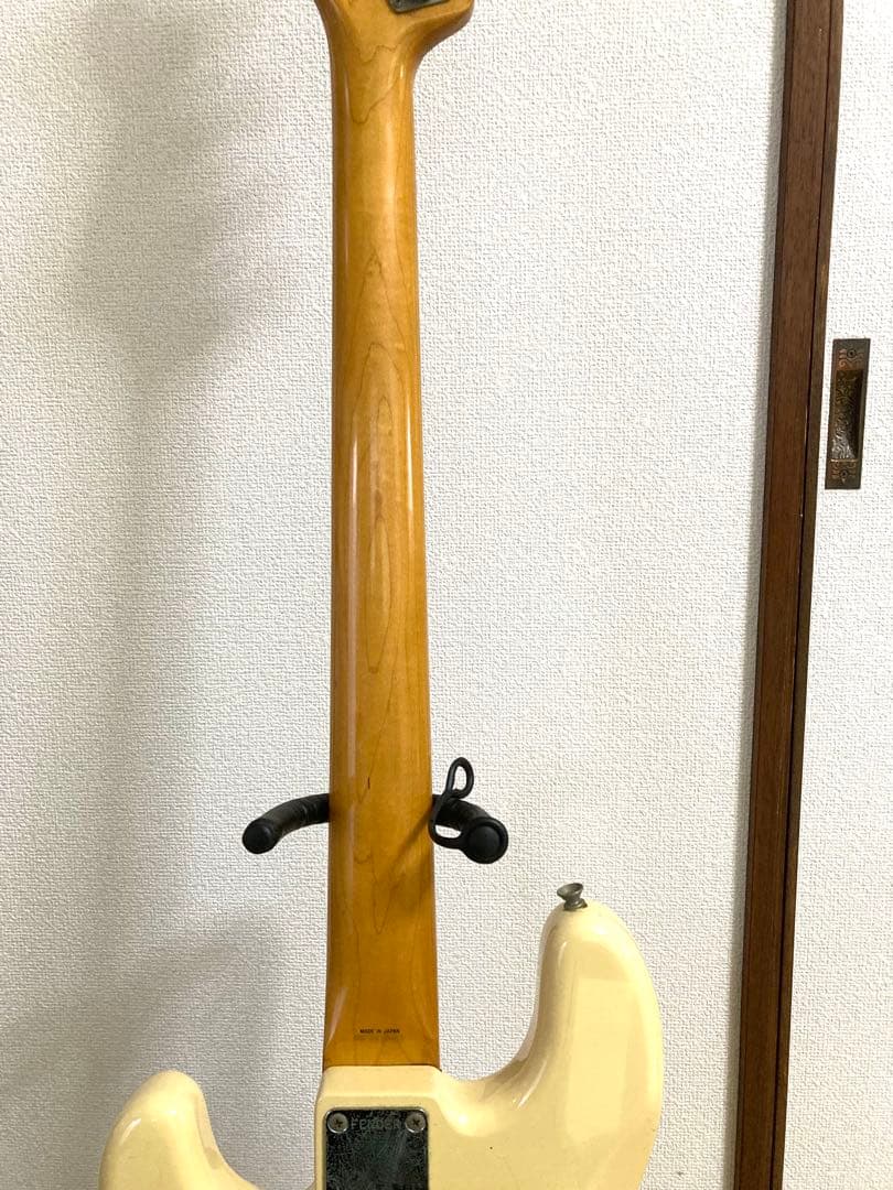 FenderPrecision Bass Eシリアル 1984年-1987年