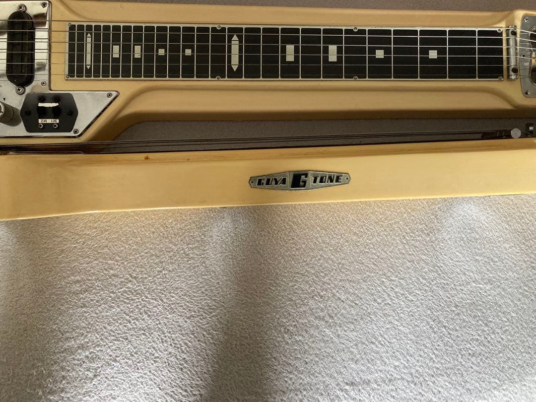 Guyatone グヤ6弦スチールギター　スタンド、ケース付