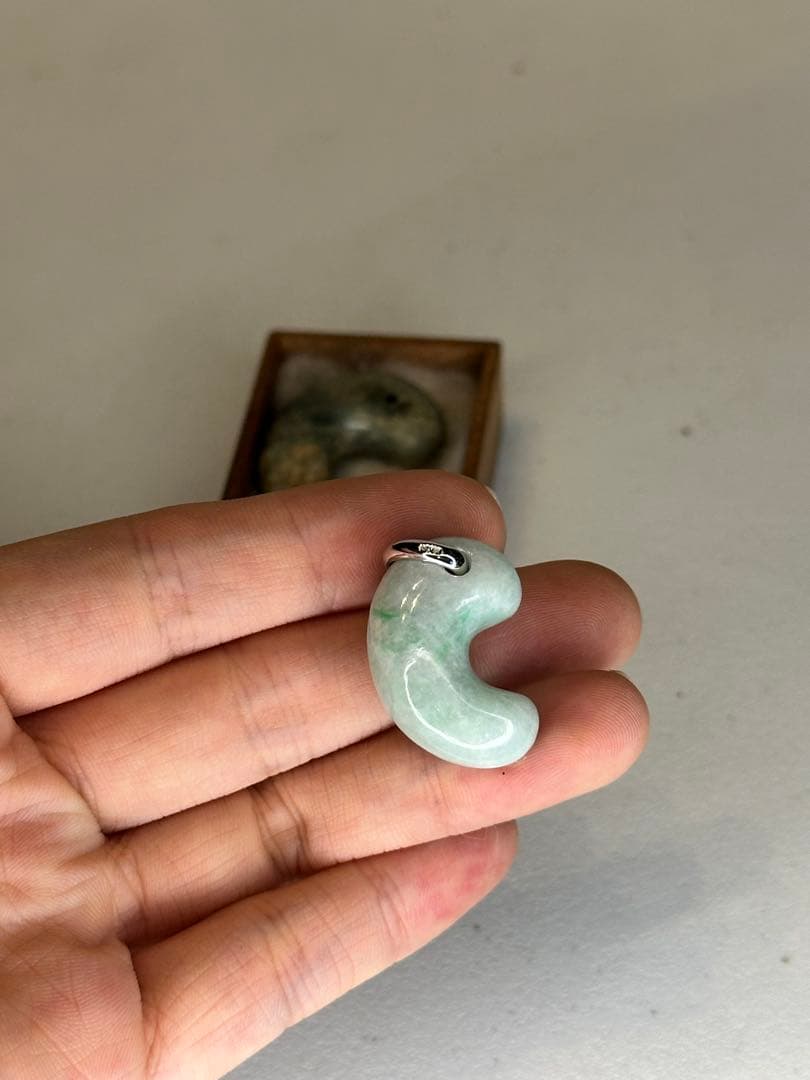 勾玉　三点　共箱付　翡翠・石製　玉石 時代物　古美術　骨董品