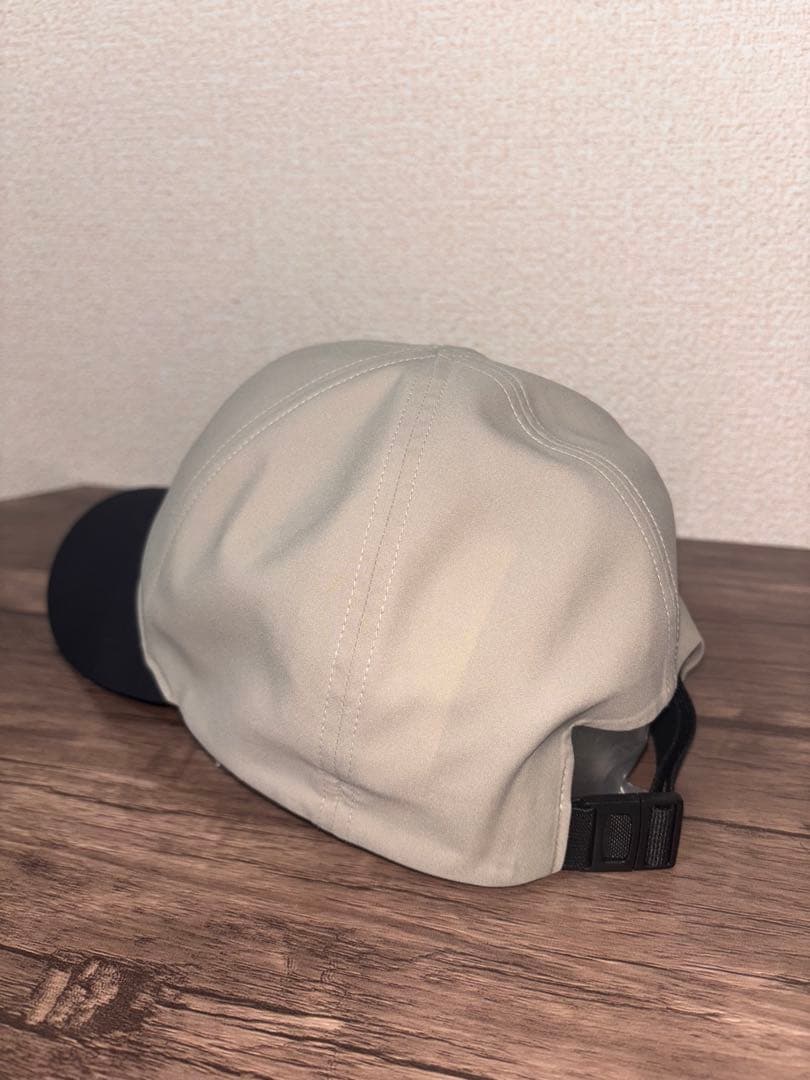 ARC'TERYX ベージュ/ブラック キャップ