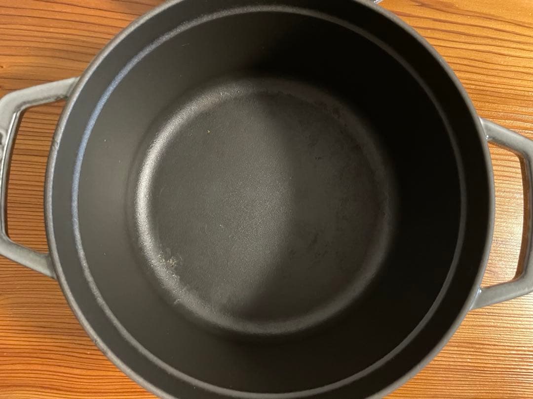 ストウブ　22cm鍋　グレー