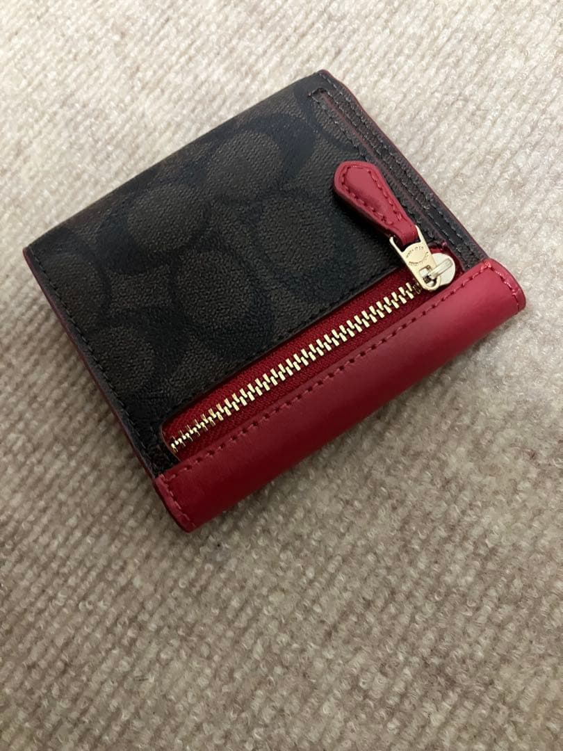 新品未使用 coach コーチ 二つ折り 財布