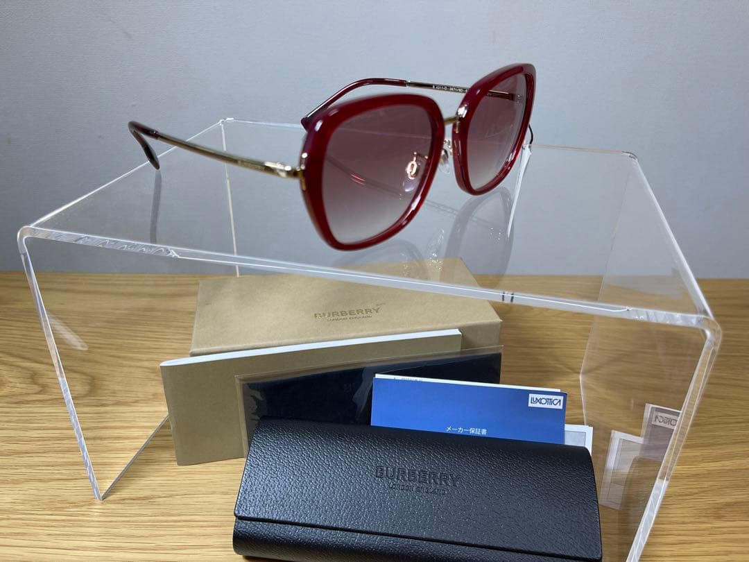 BURBERRY BE4311D 新品未使用　made in Italy