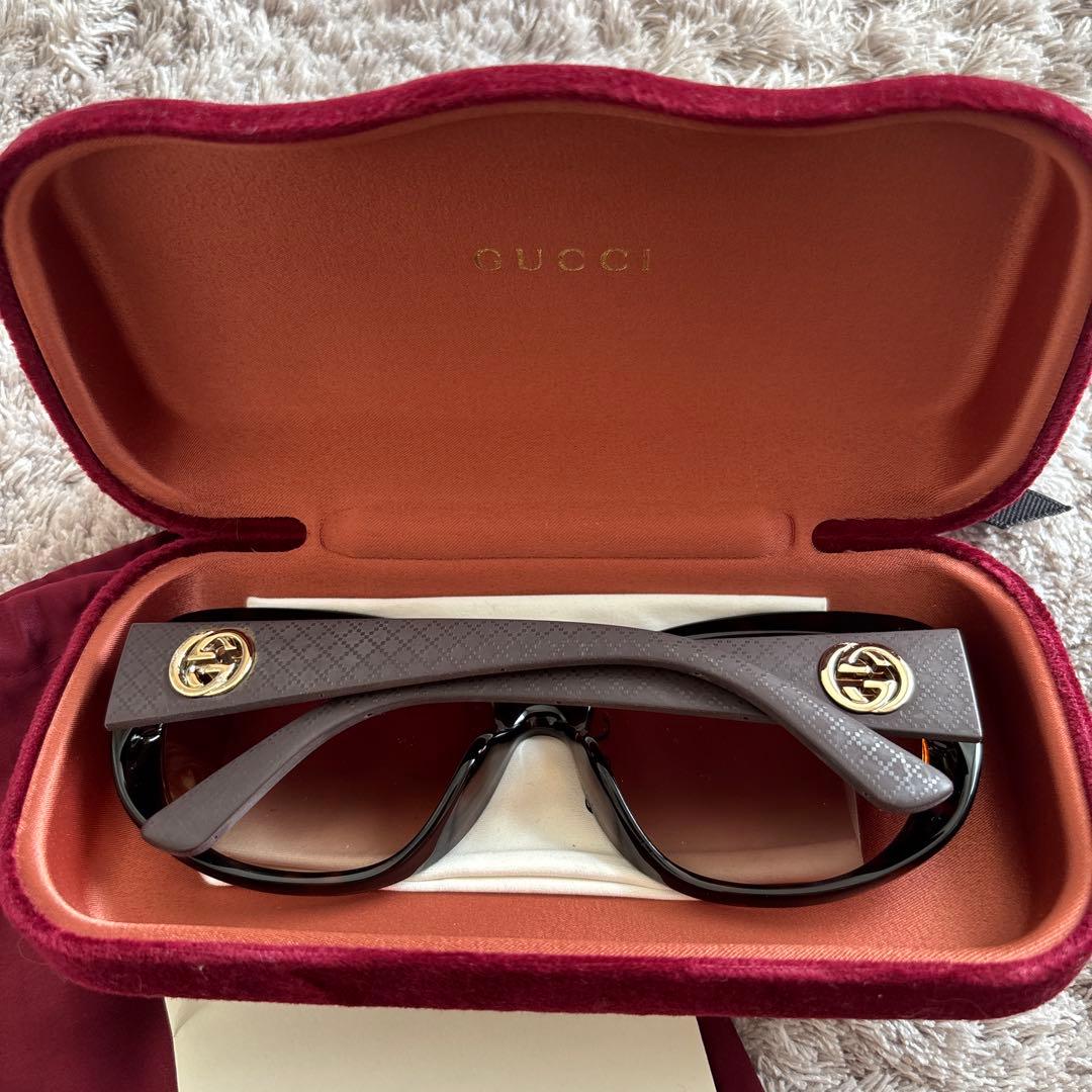 GUCCI ラウンド型サングラス ブラック