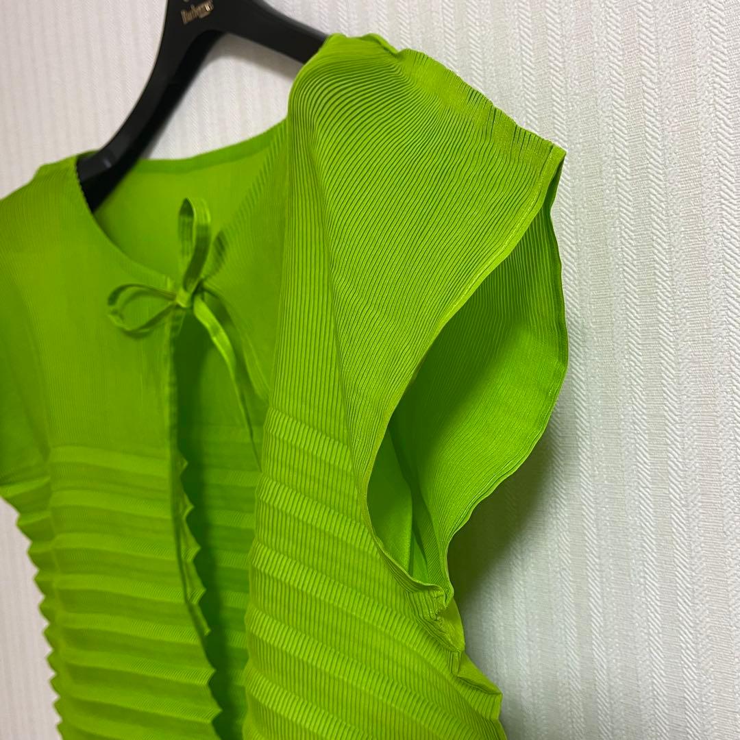 me ISSEY MIYAKE ボレロ　半袖　黄緑