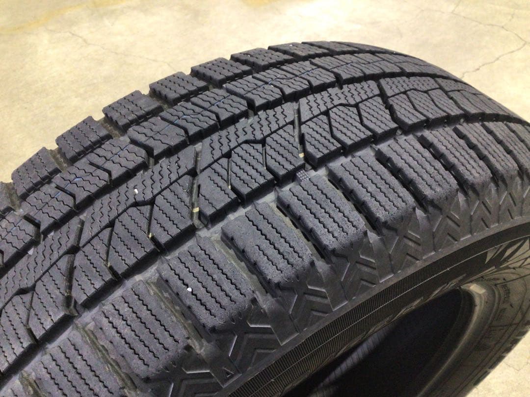深溝 激安 205/65R15 トーヨー GIZ2 スタッドレス 4本 送料込み