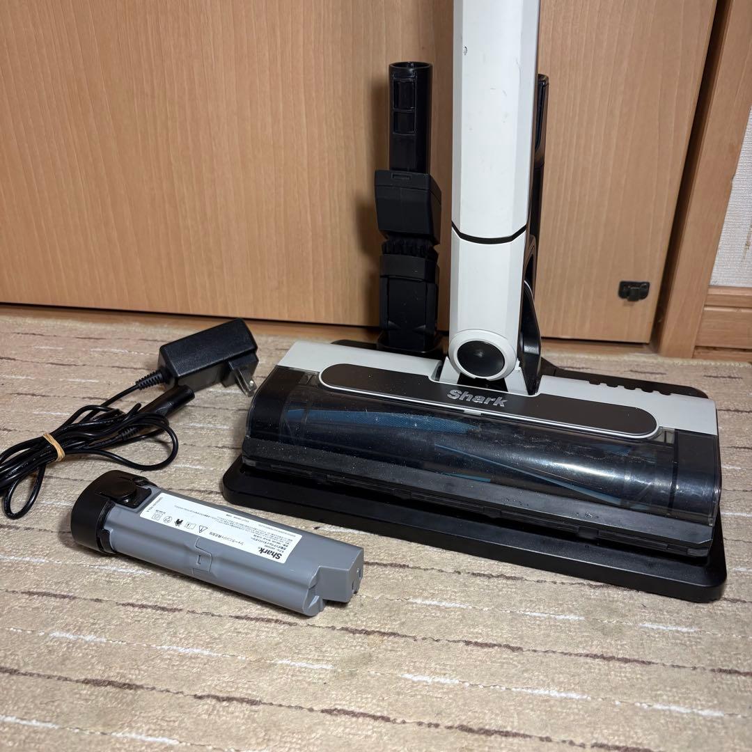 SHARK コードレス スティック クリーナー シャーク CS120J