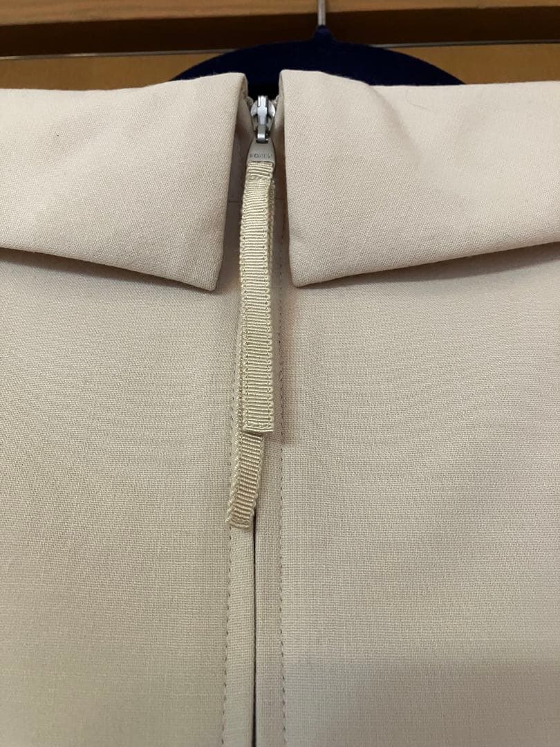 最終お値下げFOXEY アイボリー オフショルダー ワンピース