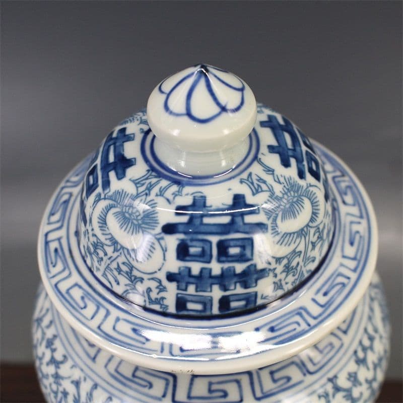 清青花双喜纏枝紋将軍蓋缶 景徳鎮 陶磁器 装飾品 現代工芸品 美術品 置物