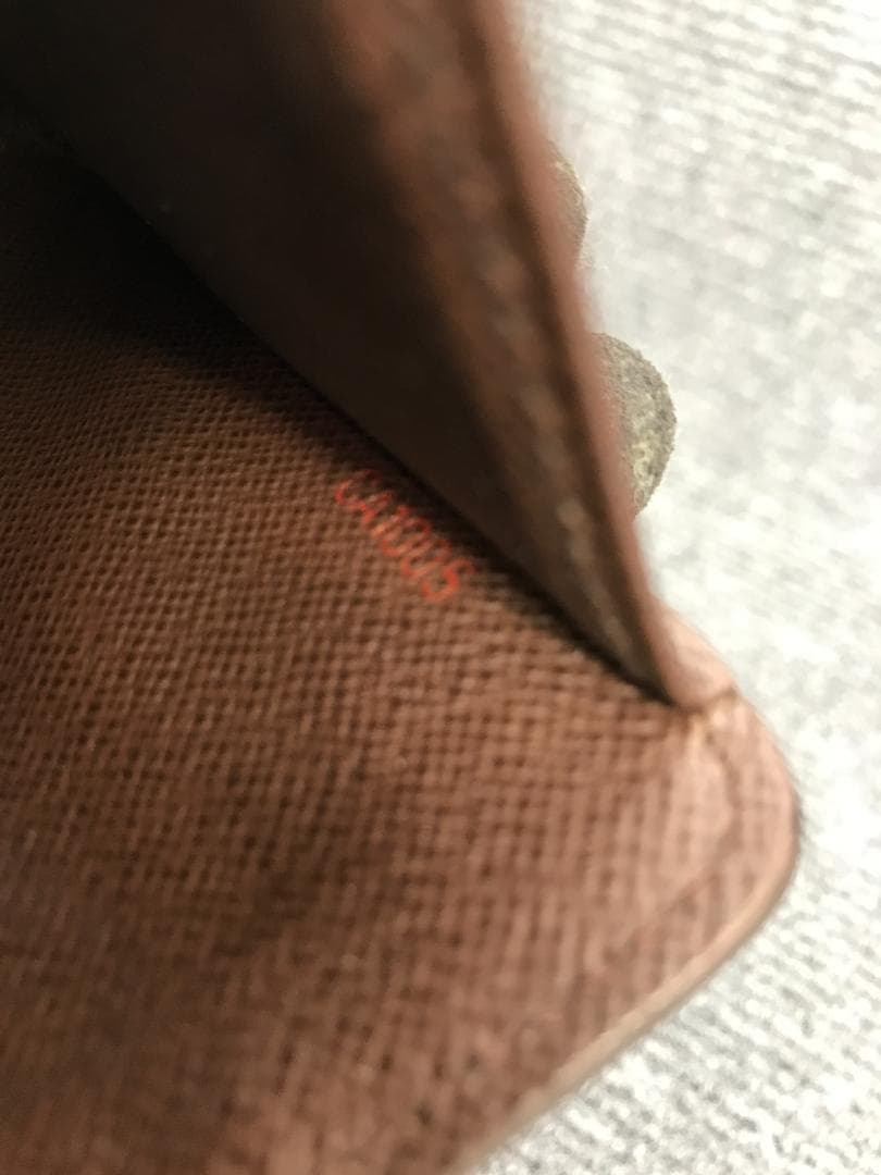 LOUIS VUITTON　ルイヴィトン　二つ折り財布　ダミエ　262