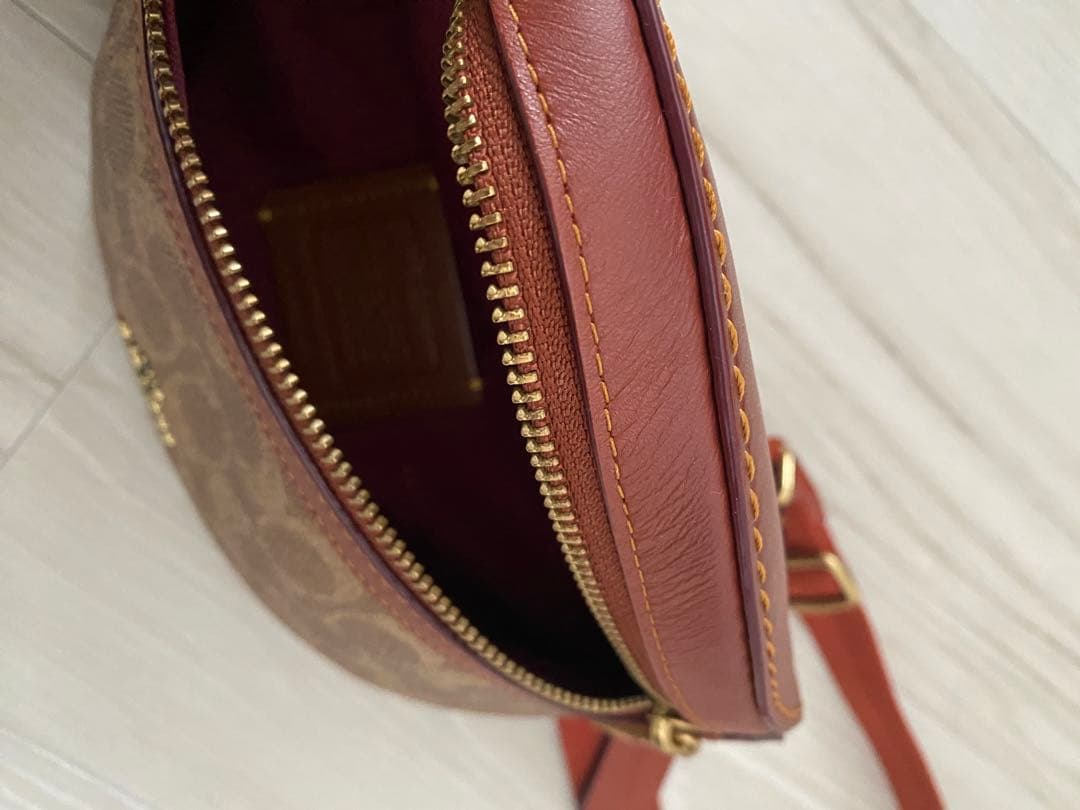 ★週末SALE★【美品】コーチCOACH ボディバッグ ロゴ