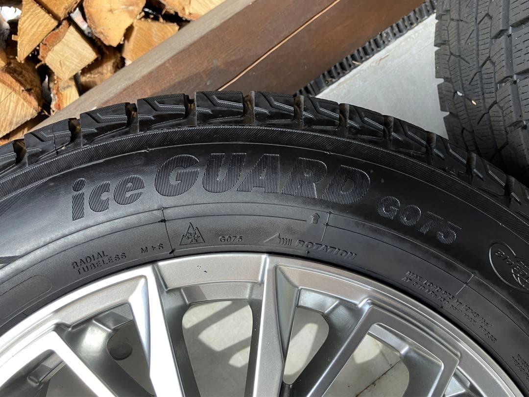 ①235/60R18 スタッドレスタイヤ ホイールセット レクサスNX用