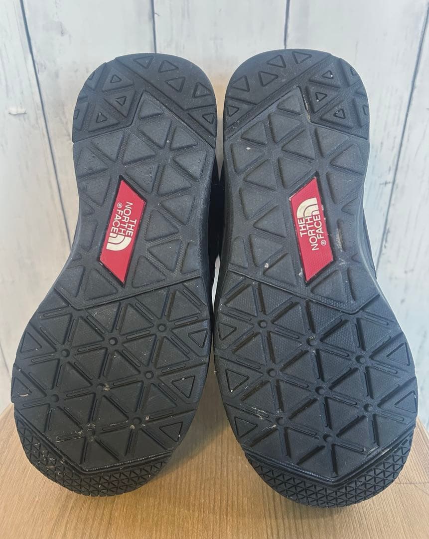 NORTH FACE ノースフェイス ヌプシトラクション ライトチャッカ！