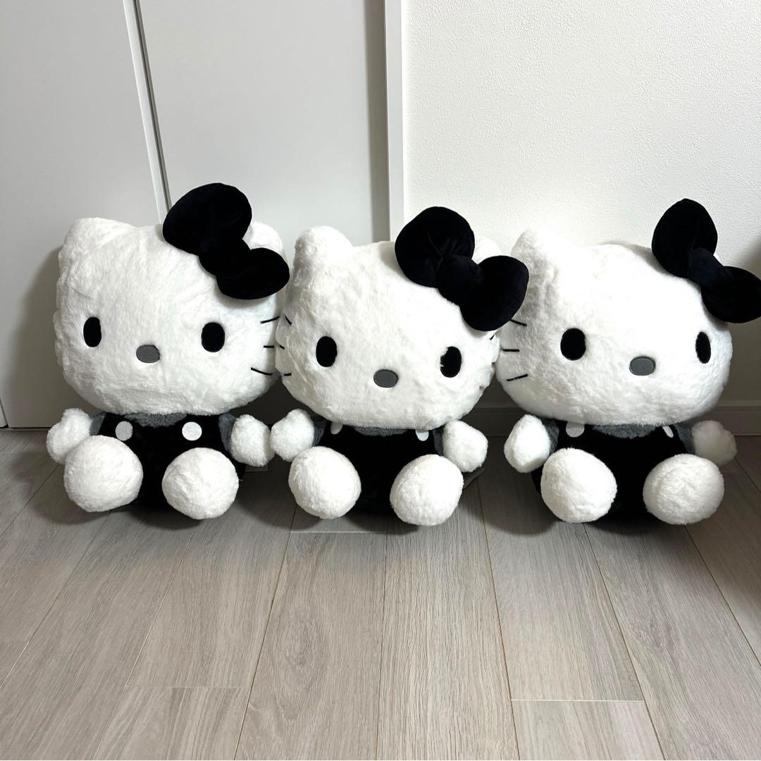 【ユキ】【新品タグ付き】ハローキティ 特大ぬいぐるみ モノクロドール GJ