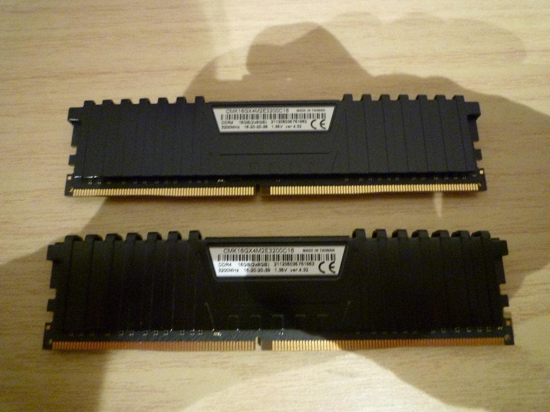 メモリ　DDR4-3200　8GB　2枚　合計　16GB