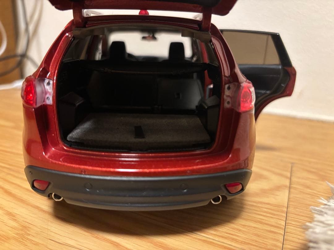 マツダ CX-5 1:18ミニカー　赤