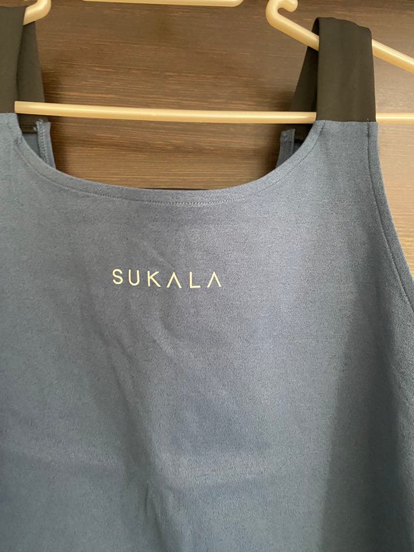 SUKALA ブルー Vネック ヨガウェア　 上下セット　Ｌサイズ