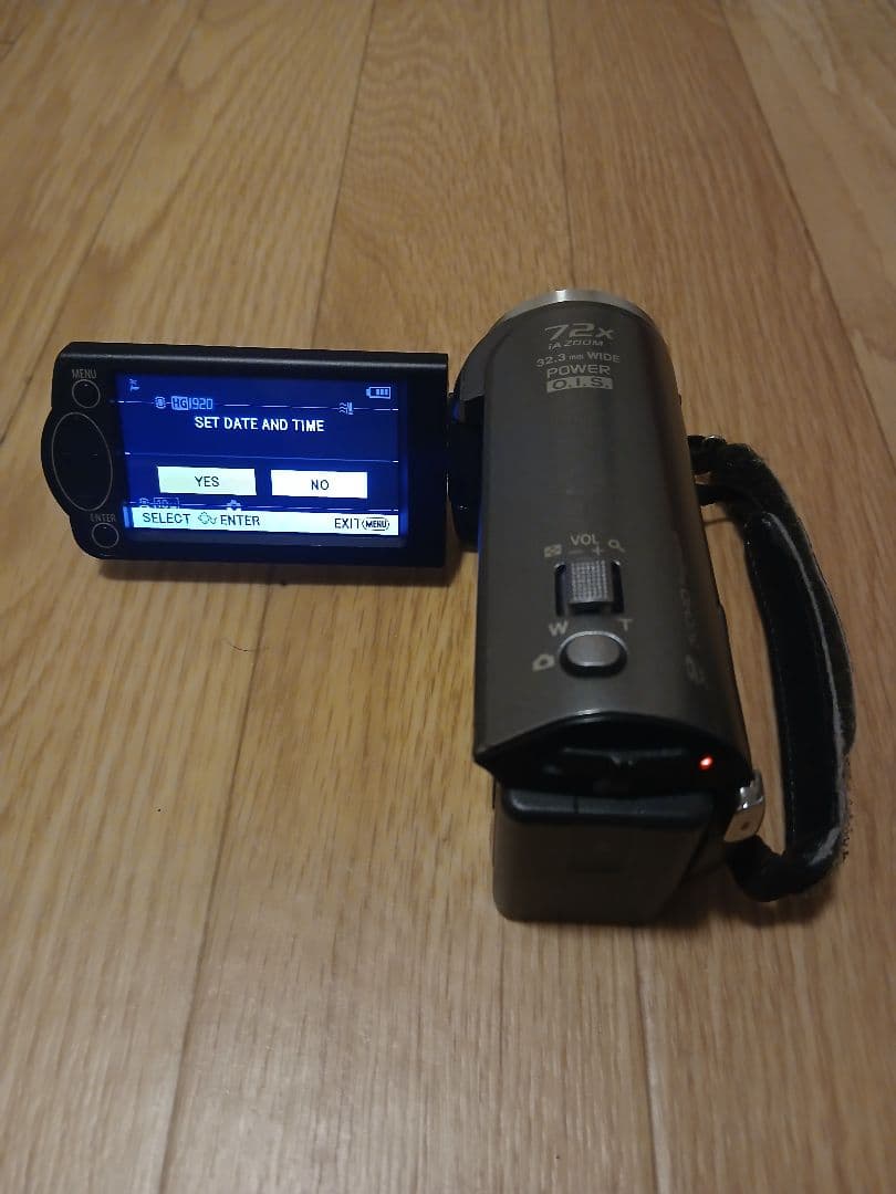 Panasonic HC-V210M Silver GreyフルHDビデオカメラ