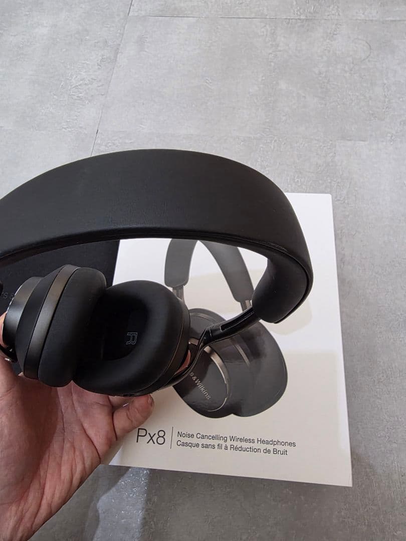 Bowers & Wilkins Px8 ワイヤレスヘッドホン ブラック