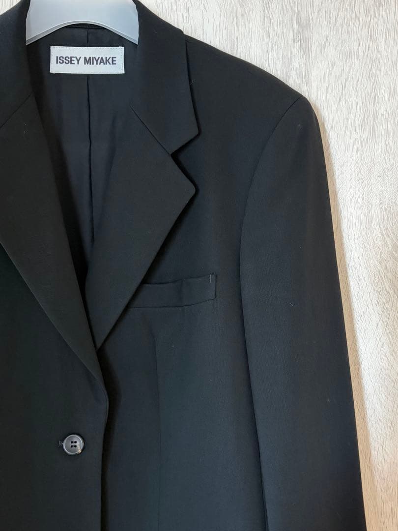 2日間限定値下げ【美品】ISSEY MIYAKE テーラードジャケット ブラック