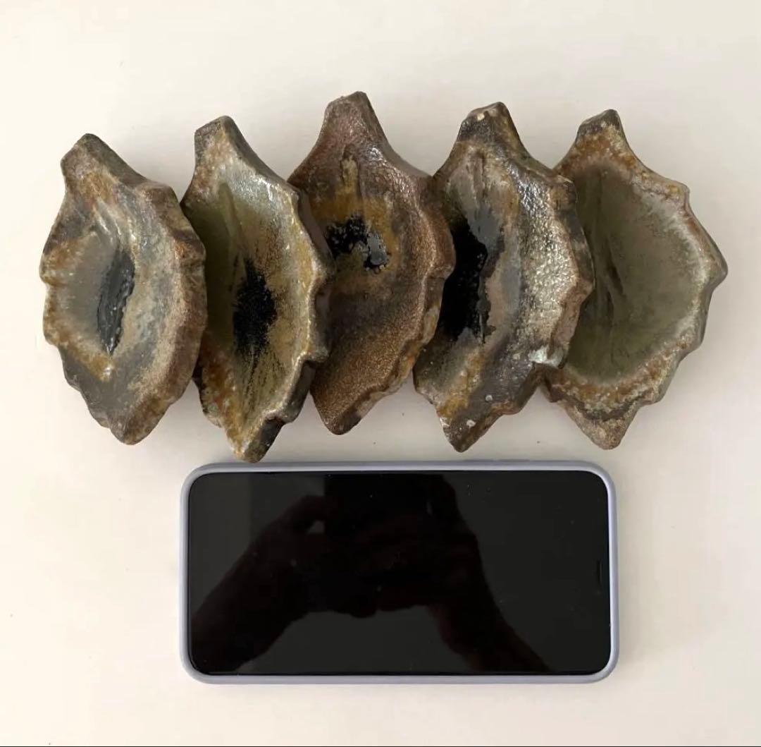 備前焼　葉型陶器小皿セット 醤油皿や箸休めを盛り付けてお料理を美しく見せる