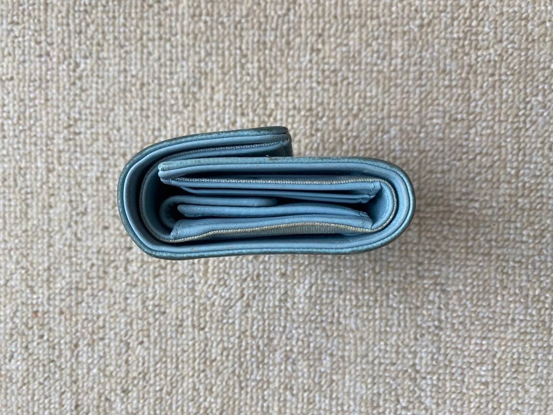 CHANEL 三つ折財布 水色