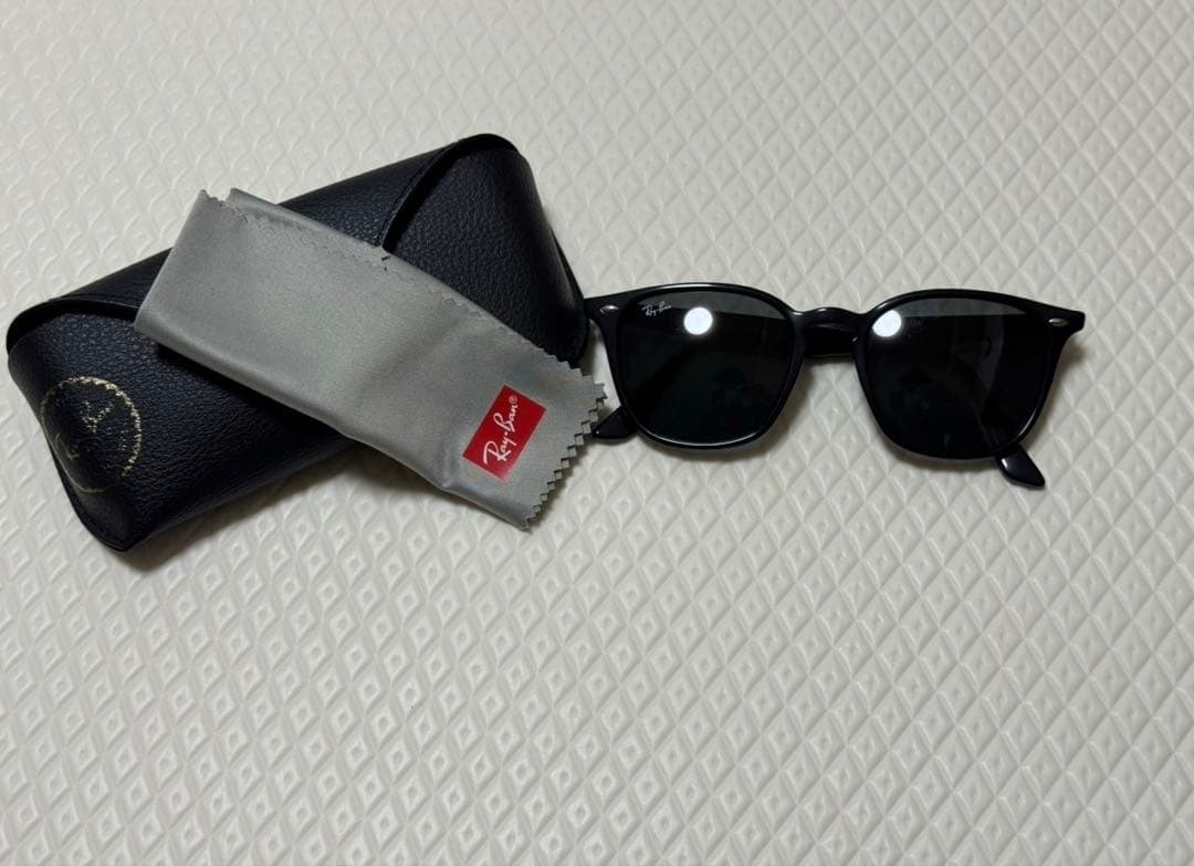 【にこにこ】Ray-Ban レイバン RB4258F 601/71