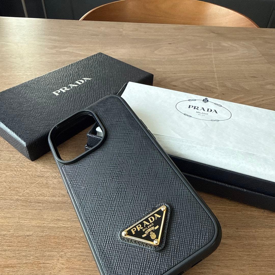 Prada スマホケース　iPhone14pro