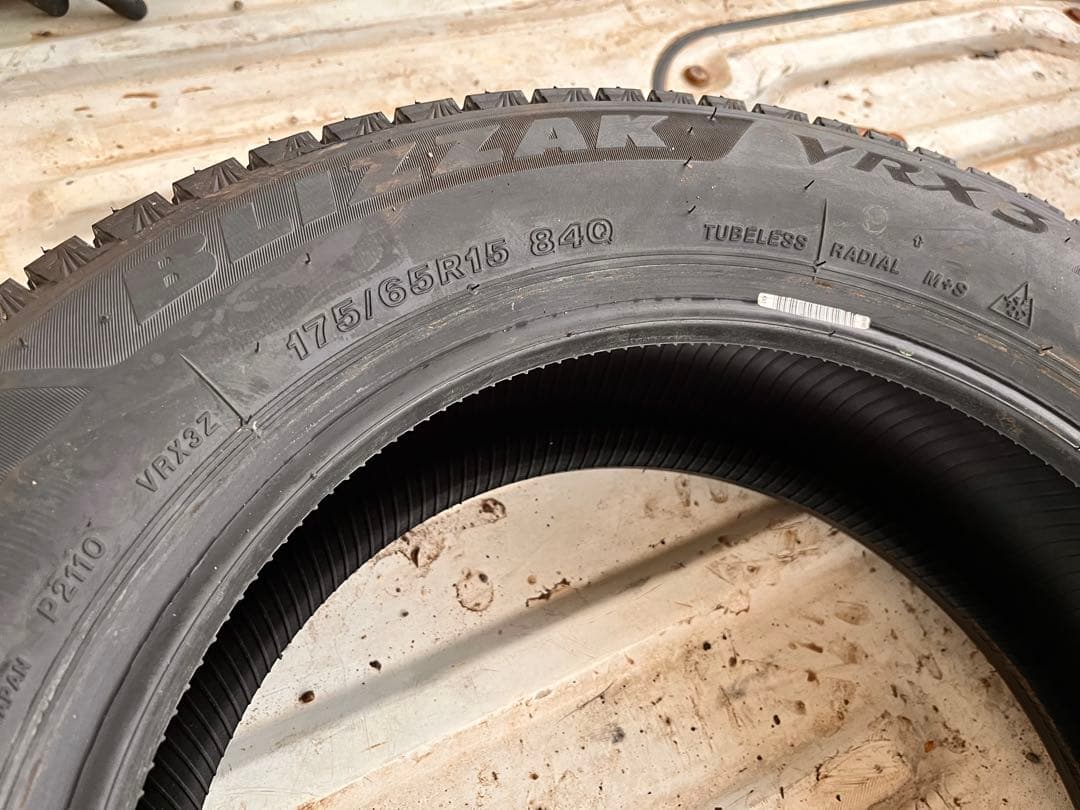 3日間限定価格！175/65R15 25年スタッドレス