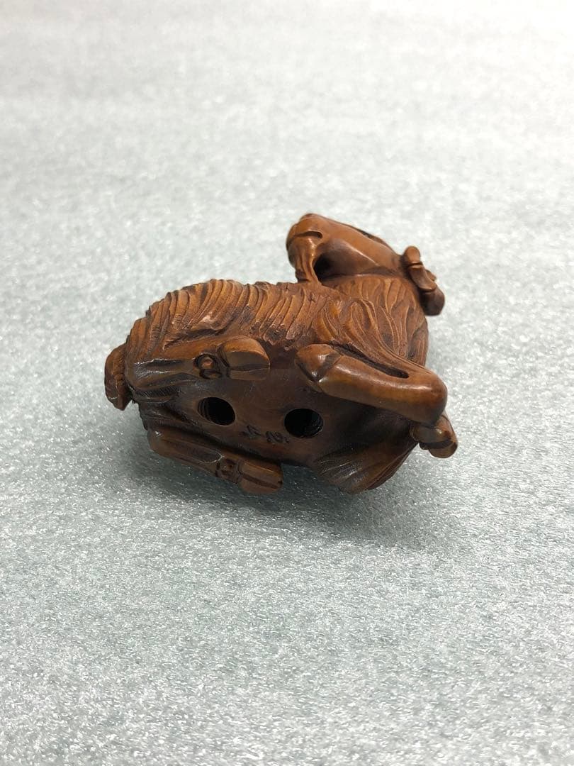 根付　羊　時代提物　木彫り