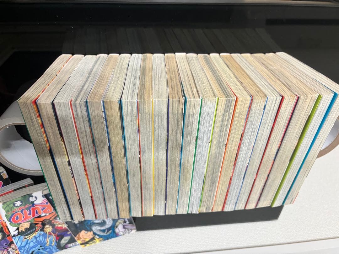 全72巻のNARUTOシリーズ(全巻初版)+おまけ(外伝)、良好な状態です。