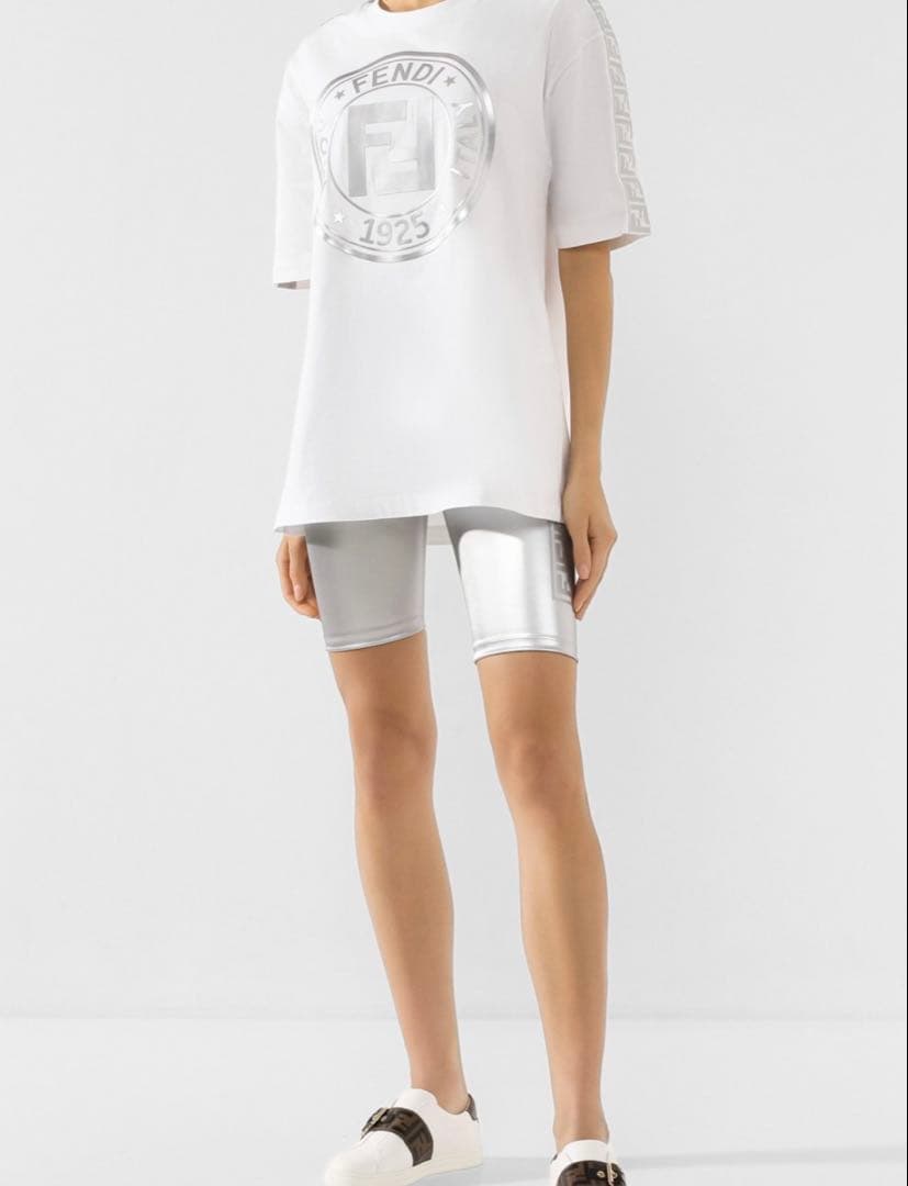 現行モデル　極美品　フェンディ　Tシャツ　Fロゴ　ズッカ　シルバー　白　ラメ