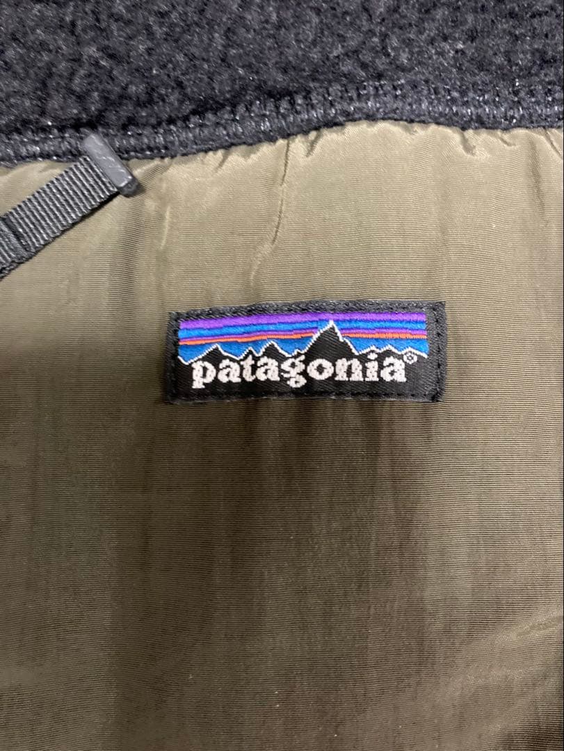 patagonia フリース ベスト 黒/カーキ